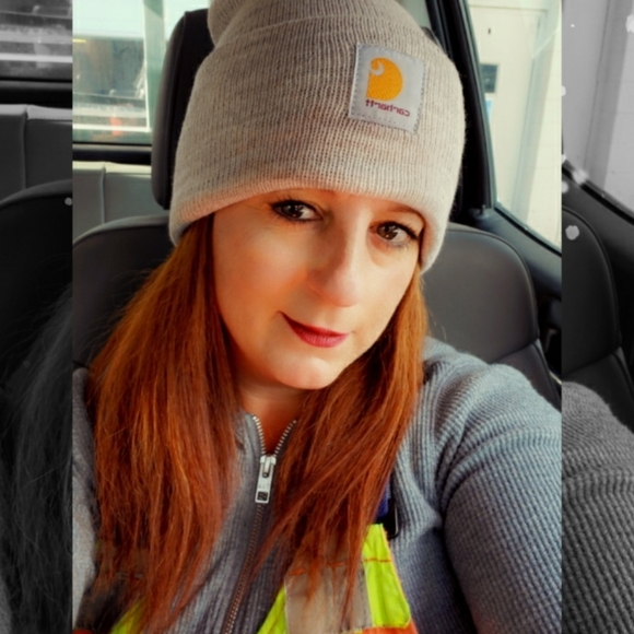 Meet your Posher, Leah - Picture 2 of 3